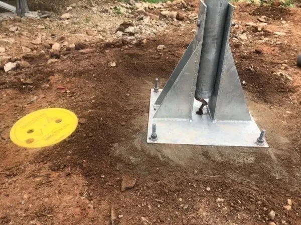 Sistema de proteccion pararrayos con poste de 9 metros